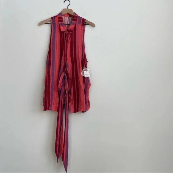 NWT Free People Mackenzie Wrap Button-Up Sleeveless Top
Floral Combo OB1314283 - Picture 3 of 12